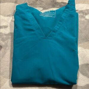 Women’s Figs scrub top